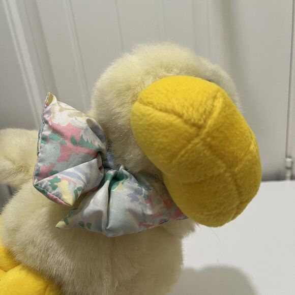 Vintage Commonwealth Pale Yellow Duck Plush 11" Stuffed Animal Easter Floral Bow - Picture 7 of 10